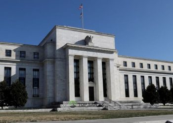 Fed đang đối mặt với lạm phát kép