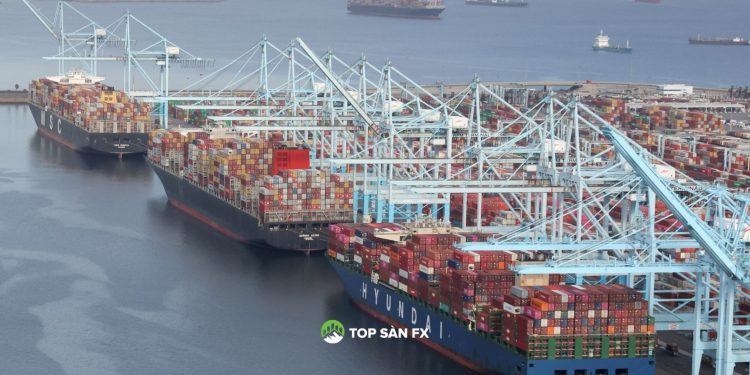 Thâm hụt thương mại của Mỹ tăng cao kỷ lục