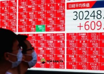 Cổ phiếu châu Á giảm khi lợi suất của Mỹ, đồng đô la giữ vững