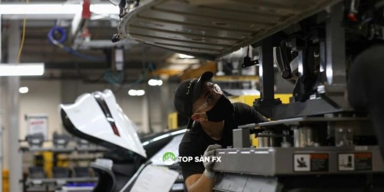 Các đơn đặt hàng của nhà máy ở Mỹ tăng cao