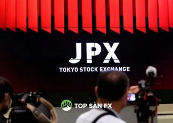 Cổ phiếu châu Á lao dốc, đồng đô la tỏa sáng