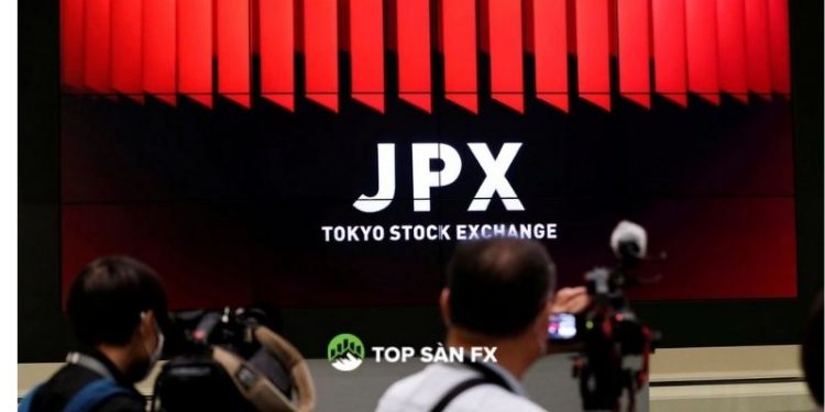 Cổ phiếu châu Á lao dốc, đồng đô la tỏa sáng