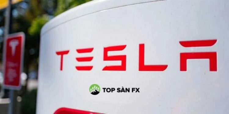 Cổ phiếu Tesla trượt giá khi Elon Musk bán 10% cổ phần