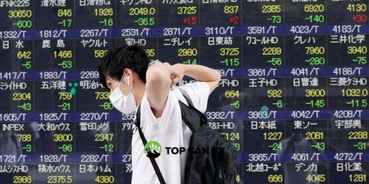 Chứng khoán châu Á thận trọng khi Omicron lan rộng