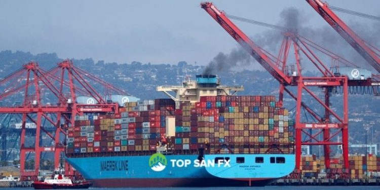 Thâm hụt thương mại hàng hóa của Mỹ đạt kỷ lục