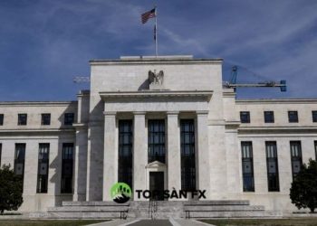 Fed báo hiệu có thể phải tăng lãi suất sớm