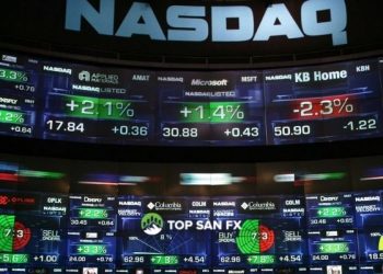 Dầu nhảy vọt, chứng khoán giảm khi Nga tiến lên Ukraine