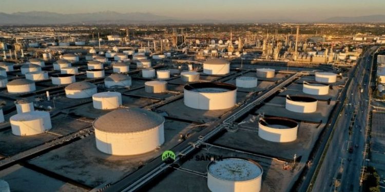 Dầu (29/3) giảm trước hy vọng đàm phán hòa bình của Ukraine