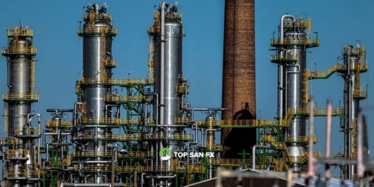 Giá dầu tương lai mở cao hơn nhờ cảnh báo IEA