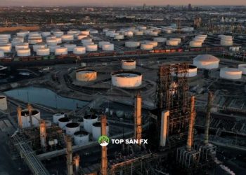 Dầu (21/3) tăng mạnh do áp lực từ xung đột Ukraine