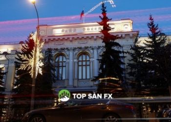 Nga tăng lãi suất, áp dụng biện pháp kiểm soát vốn