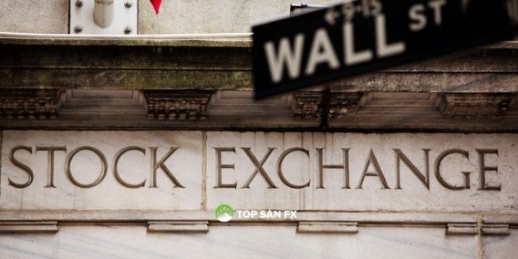 Phố Wall trượt khi giá dầu tăng, Nasdaq xác nhận thị trường giảm