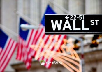 Phố Wall đóng cửa thấp hơn khi lạm phát chạm mức cao nhất