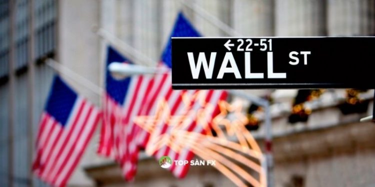 Phố Wall đóng cửa thấp hơn khi lạm phát chạm mức cao nhất
