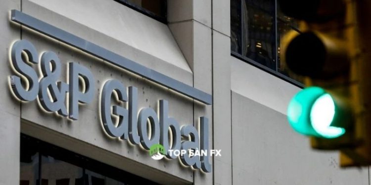 S&P kéo xếp hạng của Nga sâu hơn