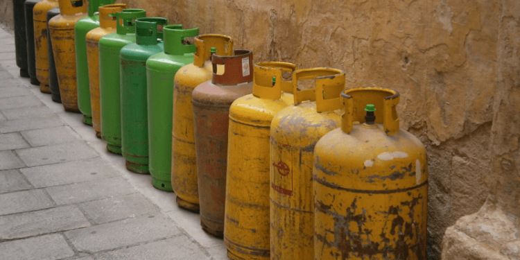 Nhiều quốc gia lao đao vì giá lương thực và nhiên liệu tăng cao