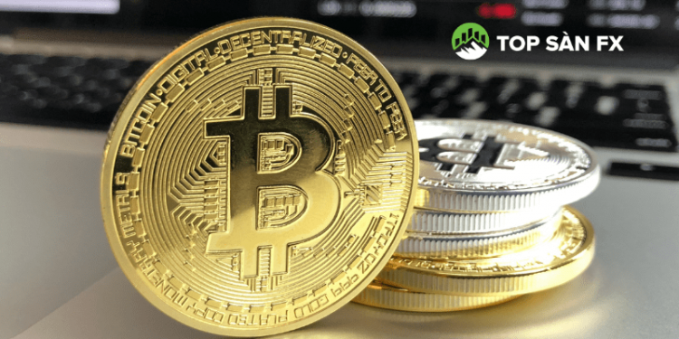 Bitcoin tiếp tục rớt giá, hàng trăm tỷ USD bốc cháy