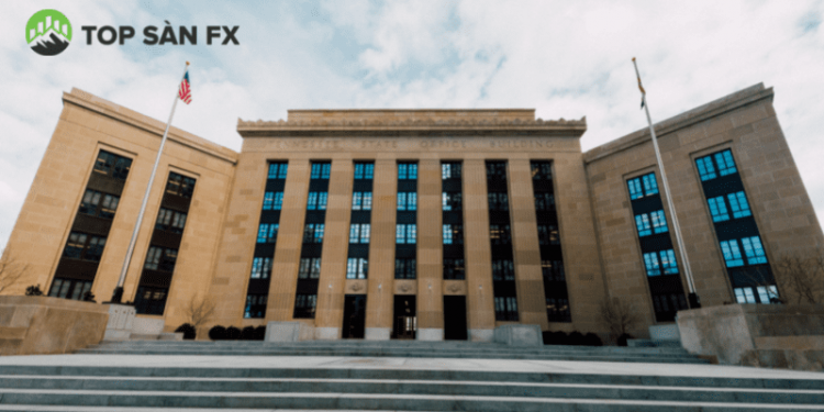 Lãi suất Mỹ tăng mạnh nhất trong 22 năm