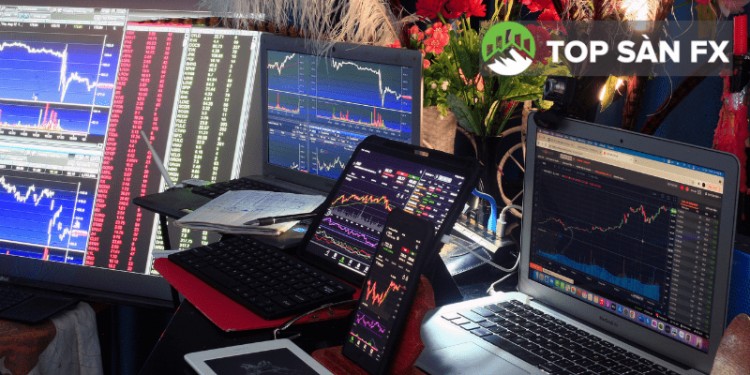 Giá vàng vẫn đi lên, chứng khoán mỹ tụt dốc