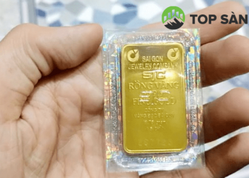 Giá vàng chịu nhiều áp lực, rớt giá cả triệu đồng/lượng
