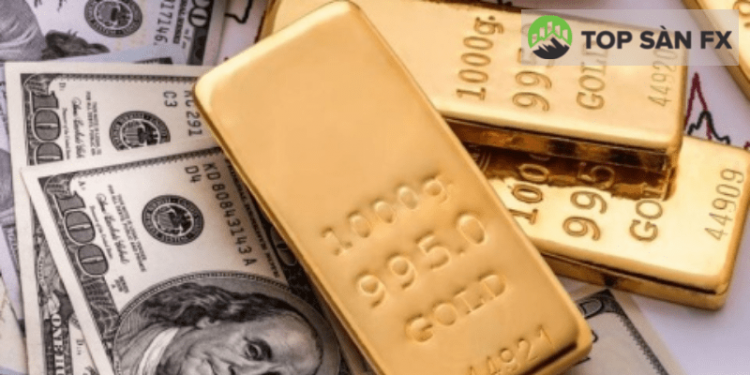 Tiền nhàn rỗi nên mua vàng hay gửi tiết kiệm