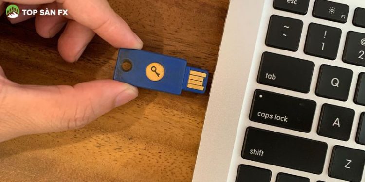 YubiKey là gì? YubiKey 5C NFC & YubiKey 5Ci khác nhau ra sao?
