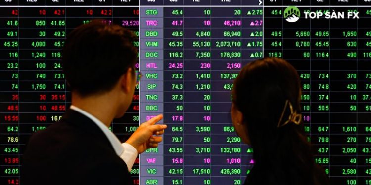 Thị trường chứng khoán hôm nay tiếp tục giằng co