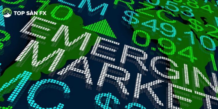 Thị trường chứng khoán hôm nay: VN-Index "sáng cửa" vượt mốc 1.300