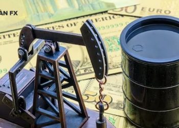 Giá xăng dầu hôm nay 17/4: Tiếp tục điều chỉnh giảm