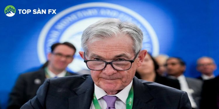 Quan chức Fed chia rẽ quan điểm về việc giảm lãi suất tháng 12