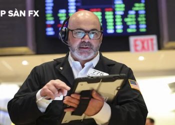 Dow Jones tăng hơn 300 điểm nhờ kỳ vọng Mỹ - Iran ngừng bắn