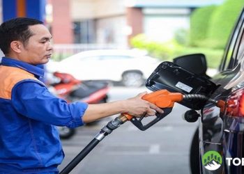Giá xăng hôm nay 27/3: Xăng RON 95-III giảm xuống 24.000 đồng/lít