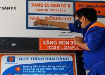 Giá xăng RON 95-III tăng lên gần 34.000 đồng/lit