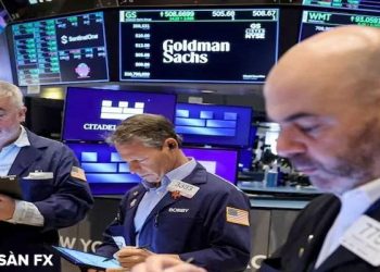 Phố Wall mất đà tăng vì giá dầu và việc làm Mỹ