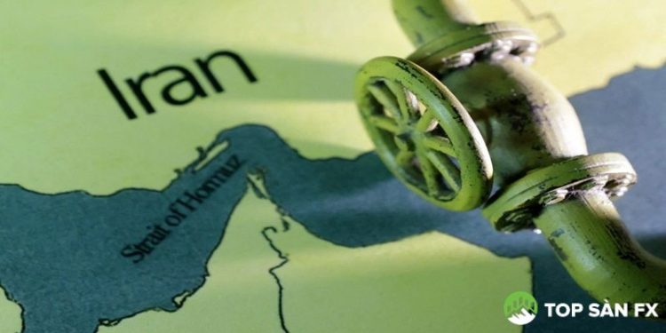 Giá dầu tăng mạnh vì căng thẳng Trung Đông leo thang